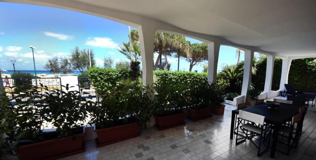 Villa Azzurra Beachfront Mondello - باليرمو المظهر الخارجي الصورة